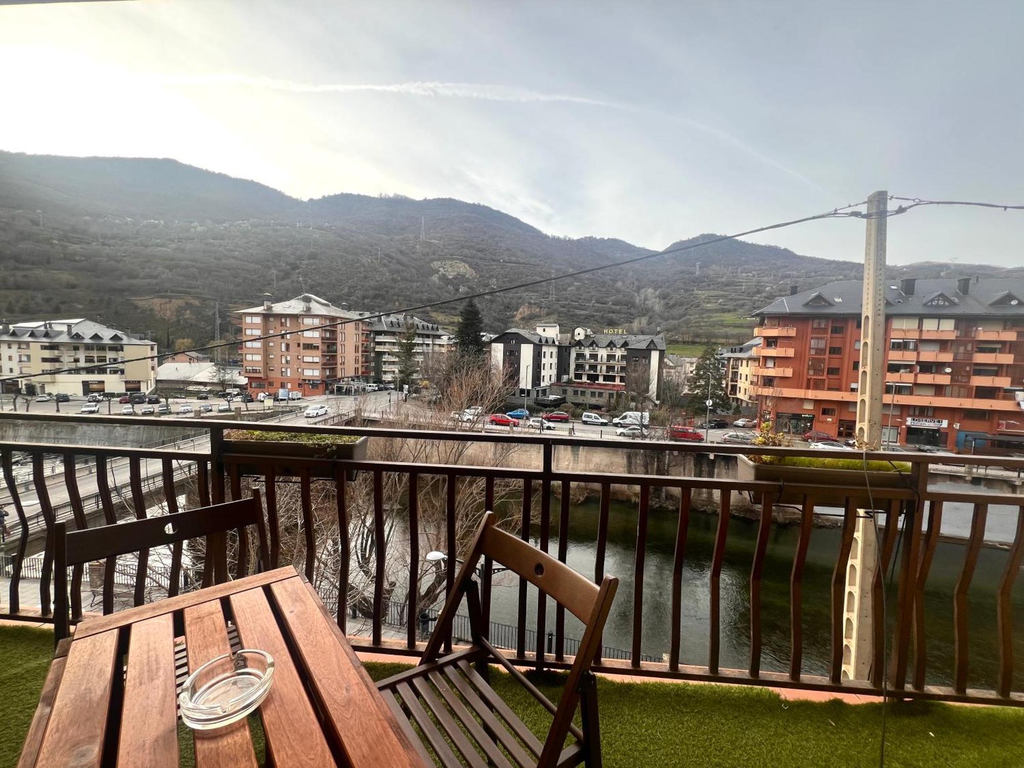 Apartament Les Vernedes - L'Amfitriona Sort Exteriér fotografie